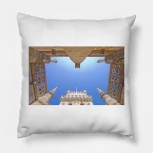 Torre de Belém. belem tower cloister. Pillow