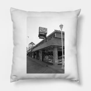 Dolles on the boardwalk Pillow