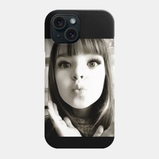 Girl with the big eyes Phone Case