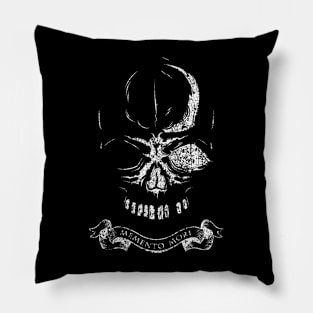 Memento mori Pillow