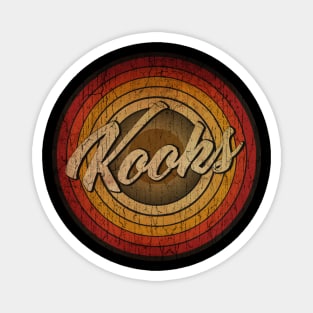 arjunthemaniac, circle retro faded The Kooks Magnet