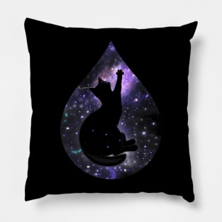 Cat reaching for the stars in a waterdrop, fantasy art Pillow