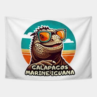 Funny Galapagos lizard enjoying summer retro vintage Tapestry