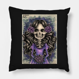 "Lady skeleton" Pillow