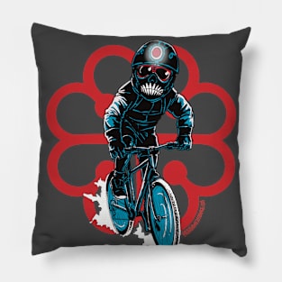 montreal winter bike Pillow