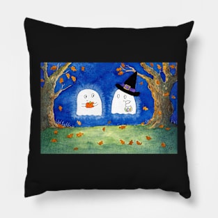 Cute ghosts on Halloween Pillow