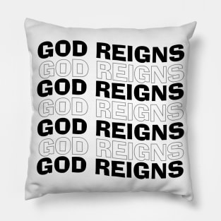 DIOS REINA Pillow