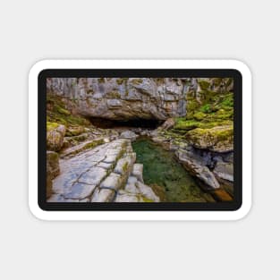 Porth yr Ogof Cave, Brecon Beacons Magnet