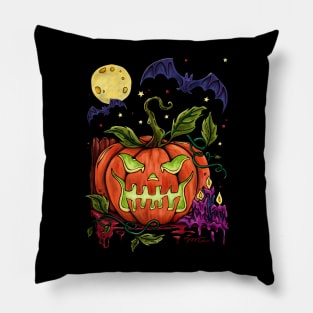 Bright glowing Halloween pumpkin, creepy Jack O Lantern Pillow