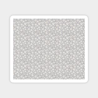 White flowers repeated pattern grey Magnet