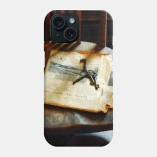 Americana - Antique Keys on Newspape Phone Case