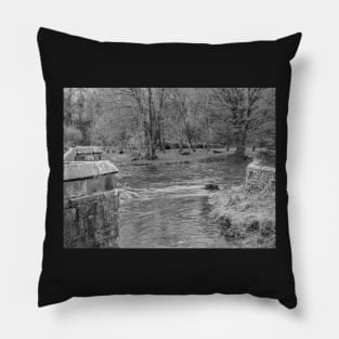 A view over the River Wye in Bakewell, Derbyshire Pillow