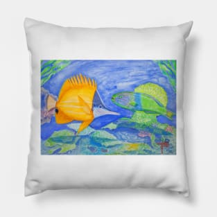 tropical fish. yellow and parrott fish. peixe papagaio Pillow