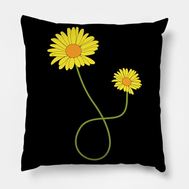 Zwei Goldmargeriten Pillow by Guth