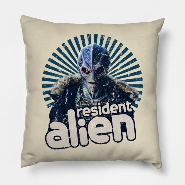 Vintage resident alien Pillow by MATERAZEKA