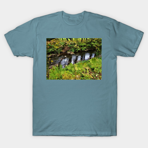 Disover Forest Creek 01 - River - T-Shirt