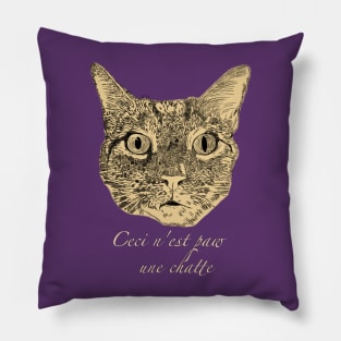 Ceci n'est paw une chatte Pillow