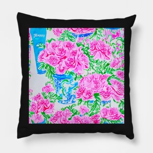 “Happy”Lilly Pulitzer style roses in chinoiserie jars seamless pattern Pillow