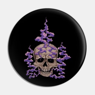 Smokey skull Pin