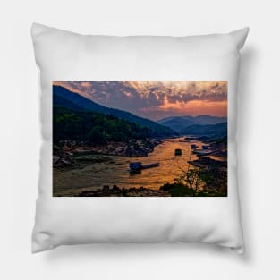 Evening mood on the Mekong in Pakbeng in Laos Pillow