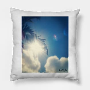 Glare in sky Pillow