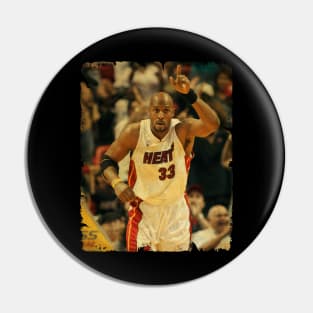 Alonzo Mourning - Vintage Design Of Basketball Pin