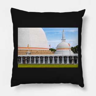 Ruwanweliseya, Anuradhapura. Pillow