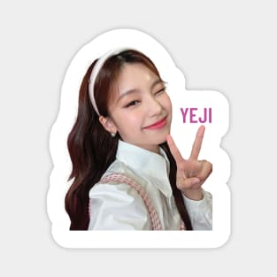 Yeji Itzy bday picture Magnet