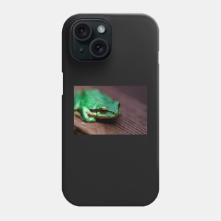 Tree frog on wood Phone Case