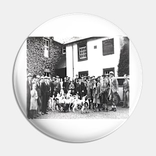 The Dun Bull Hunt 1951 Pin