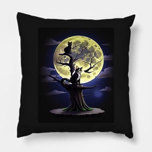 Vintage Black Cat On Scary Tree In Front of the Full Moon Halloween Pillow