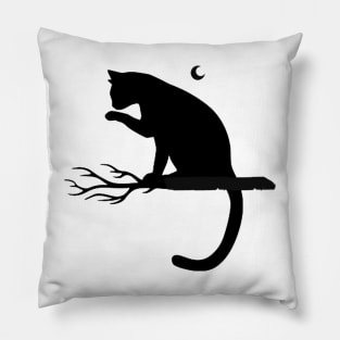 Gatito Sentado En Una Rama Pillow