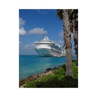 Emerald Princess moored in Aruba. T-Shirt