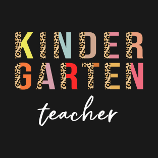 Leopard Kinder Garten Teachers T-Shirt