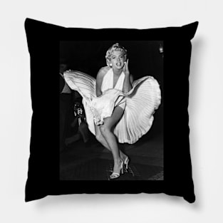 Marilyn Monroe - The Seven Year Itch Pillow