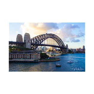 The Sydney Harbour Bridge, Sydney, NSW, Australia. T-Shirt