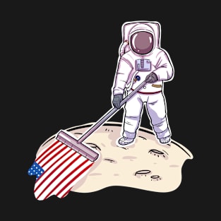 US Patriotic Astronaut On Moon T-Shirt