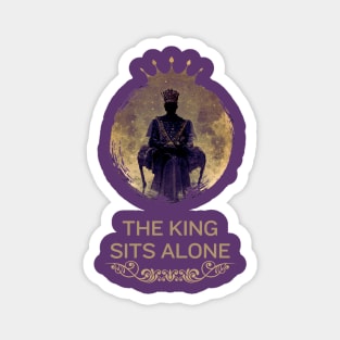 The King sits alone Magnet