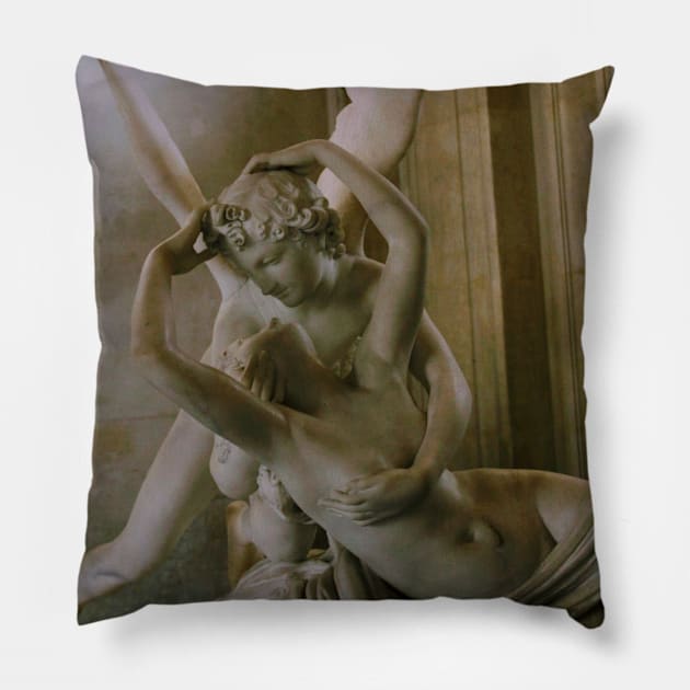 cupids kiss Pillow by tintacarmesim