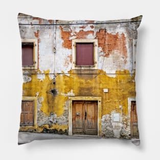 Old Mediterranean House Exterior Pillow