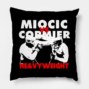 Heavyweight clash Pillow