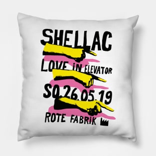 Shellac Love In Elevator Rote Fabrik Pillow