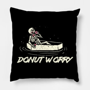 donut worry Pillow