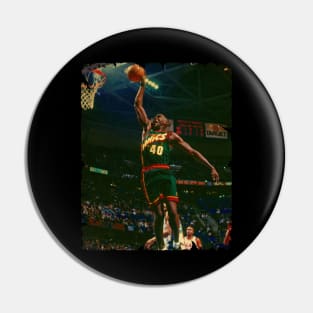 Shawn Kemp - Vintage Design Of Basketball Pin