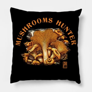 MUSHROOMS - Mushrooms Hunter - Chanterelle Hunter - Bolete Forager Pillow