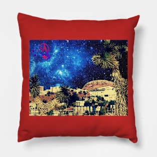 La ciudad bajo estrellas Pillow