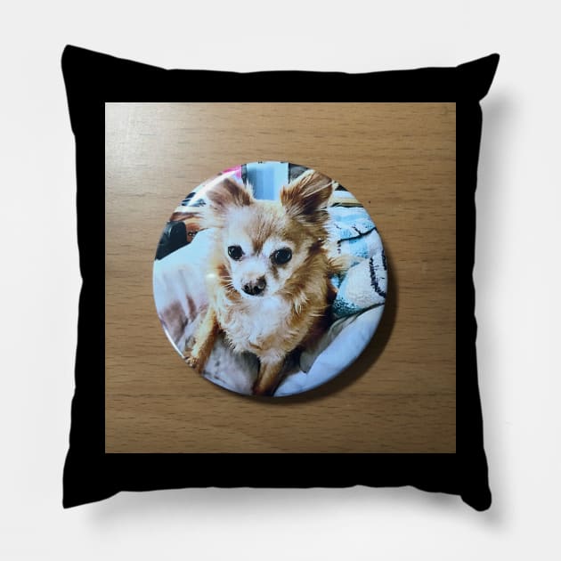 Natcho sur badge Pillow by JacyntheGag