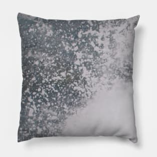 ocean waves on rocks Pillow