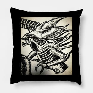 Alien queen Pillow