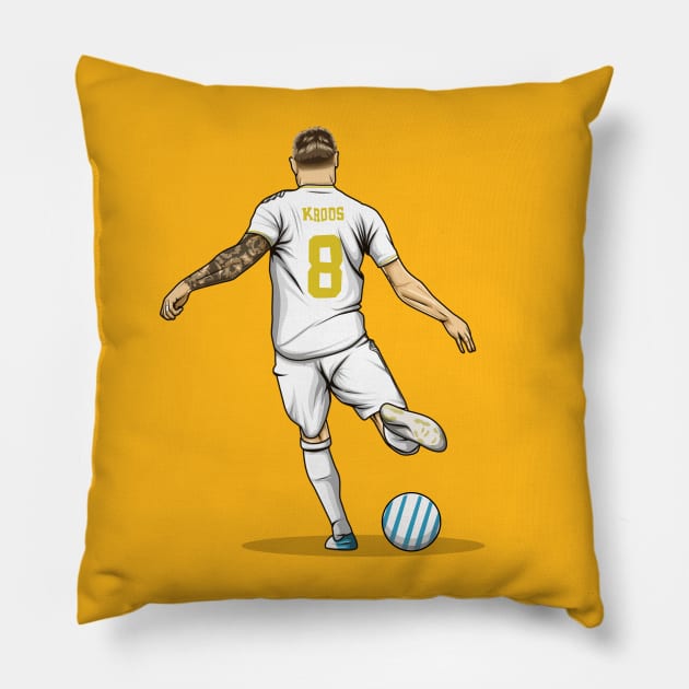 Toni Kroos Pillow by Aldduardo